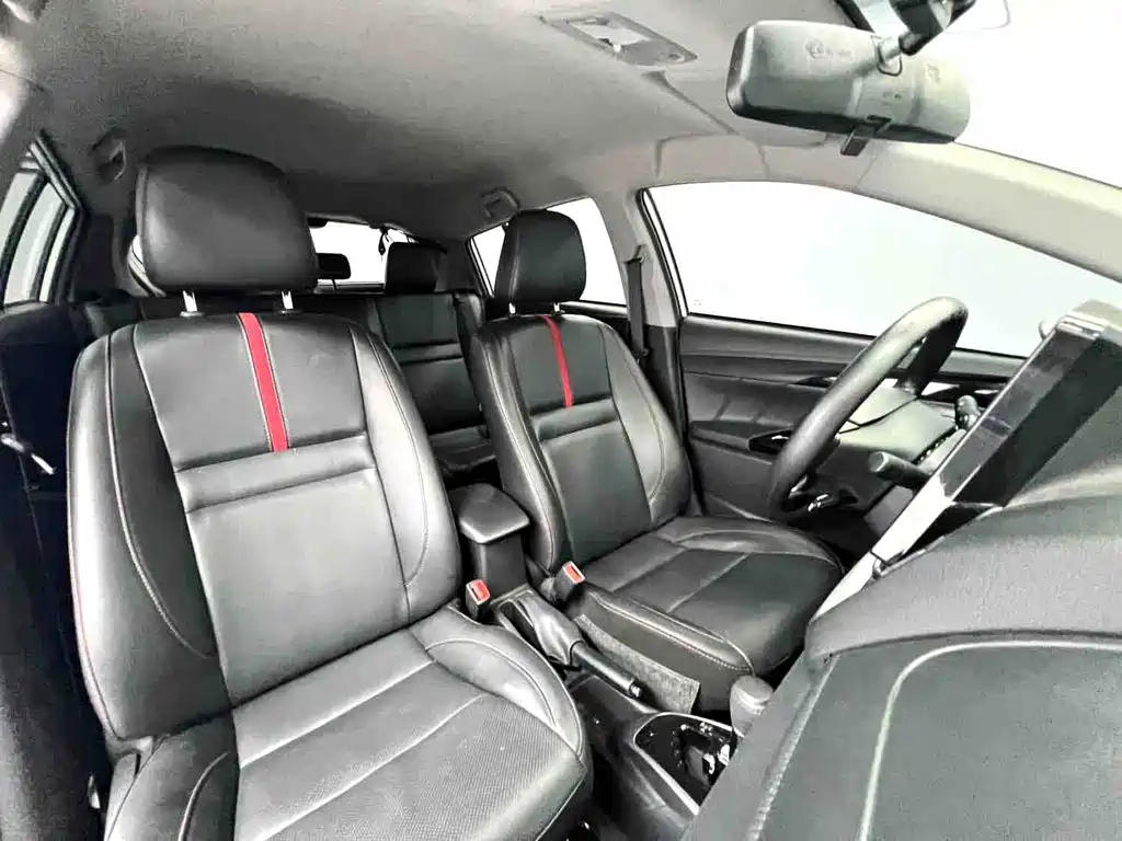 Toyota Yaris L — миниатюра 12