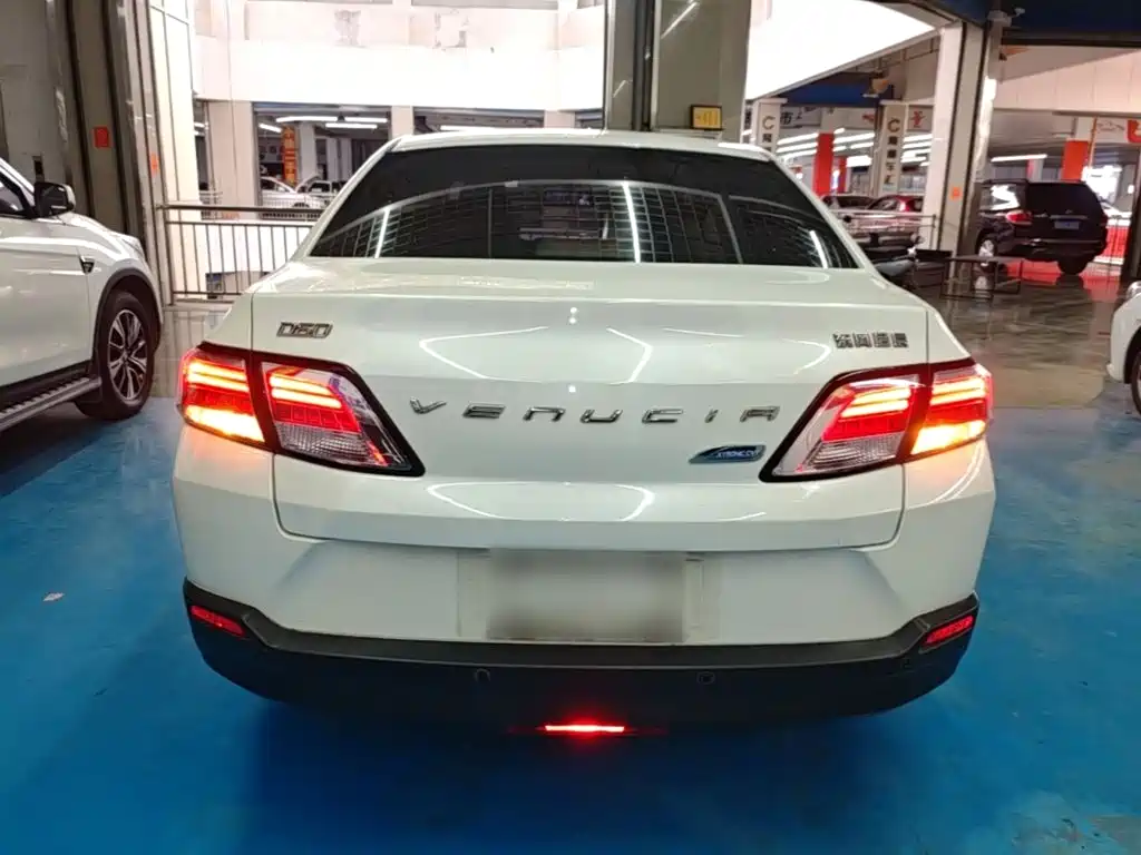 Venucia D60 — миниатюра 6