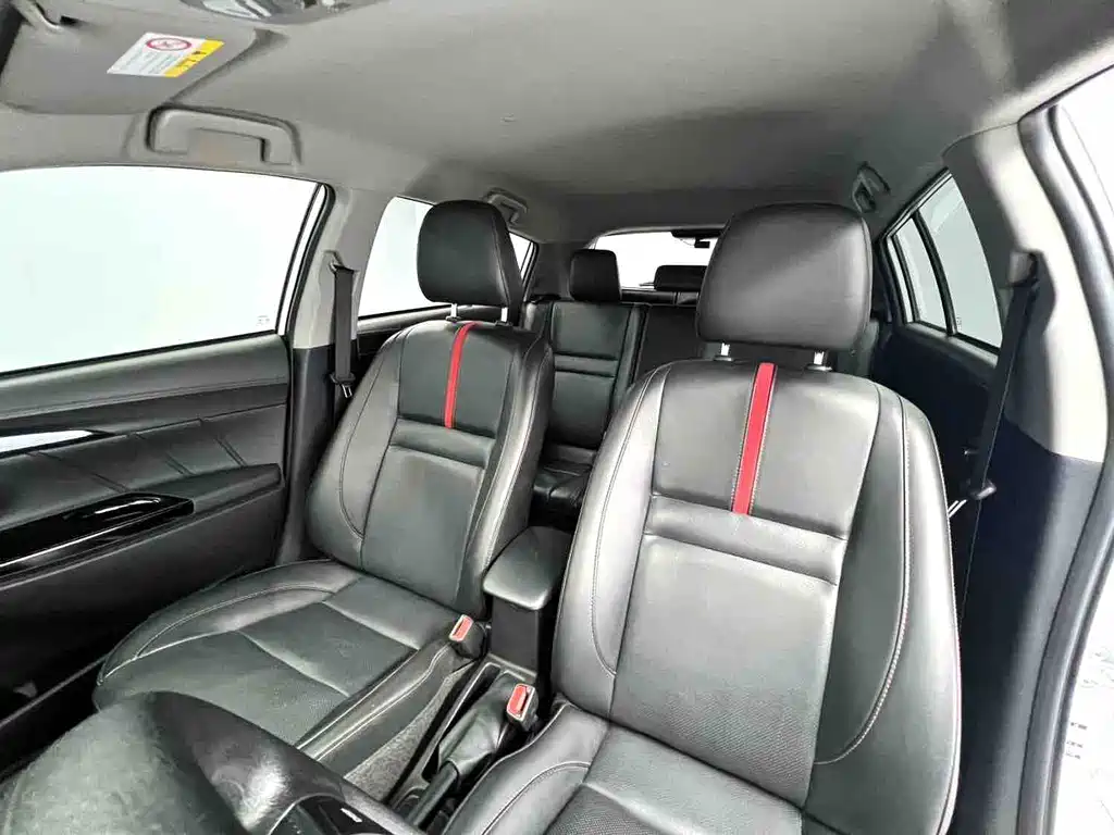 Toyota Yaris L — миниатюра 13