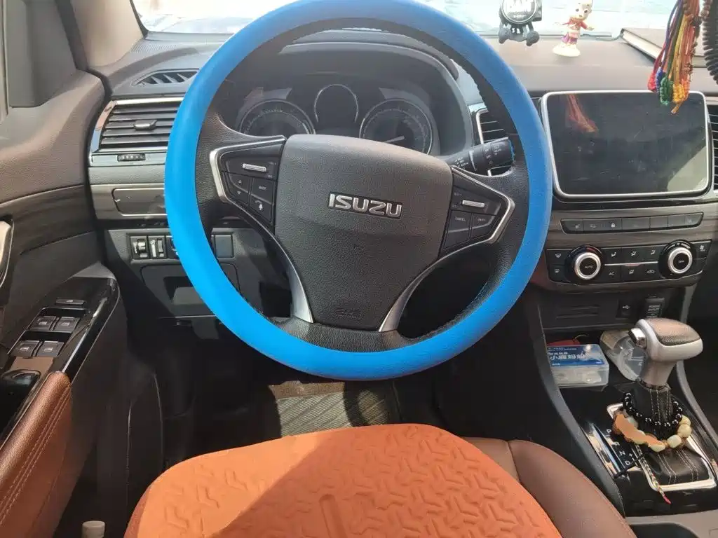 Isuzu MU-X — миниатюра 11
