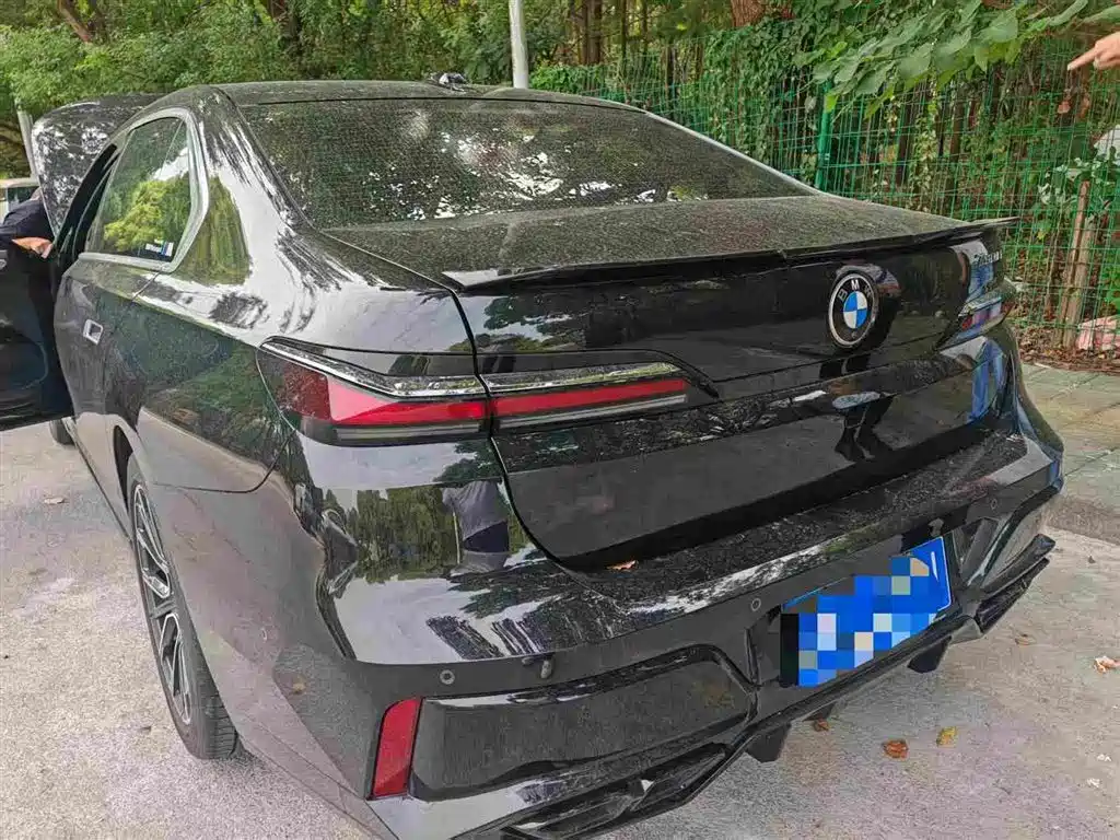 BMW 7 Series — миниатюра 2