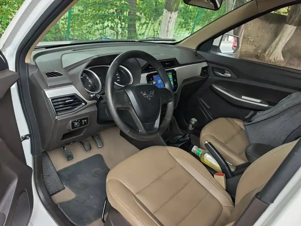 Wuling Hongguang — миниатюра 10