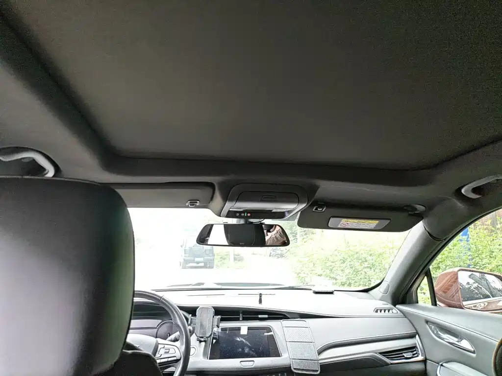 Cadillac XT4 — миниатюра 14