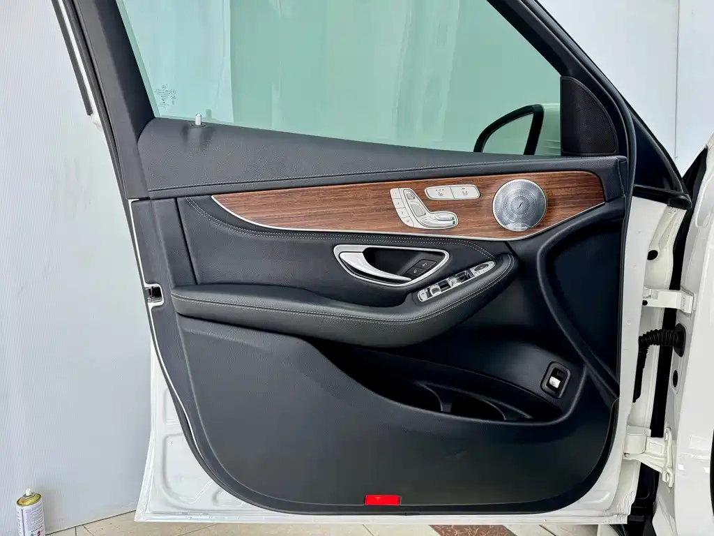Mercedes-Benz GLC — миниатюра 8