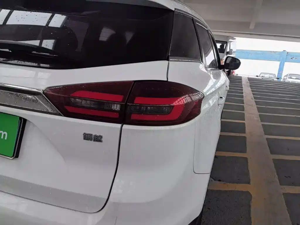 Geely Boyue — миниатюра 8