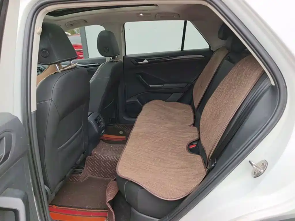 Volkswagen T-Roc — миниатюра 17