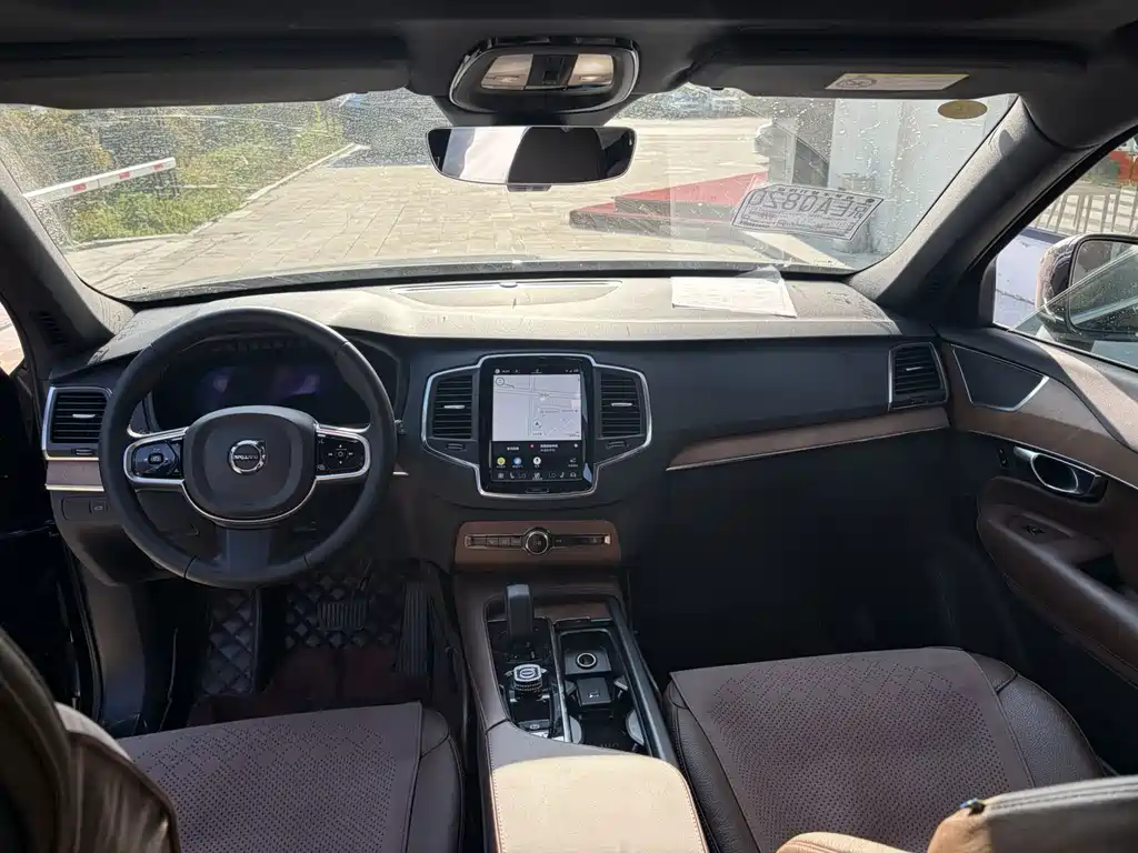 Volvo XC90 — миниатюра 9