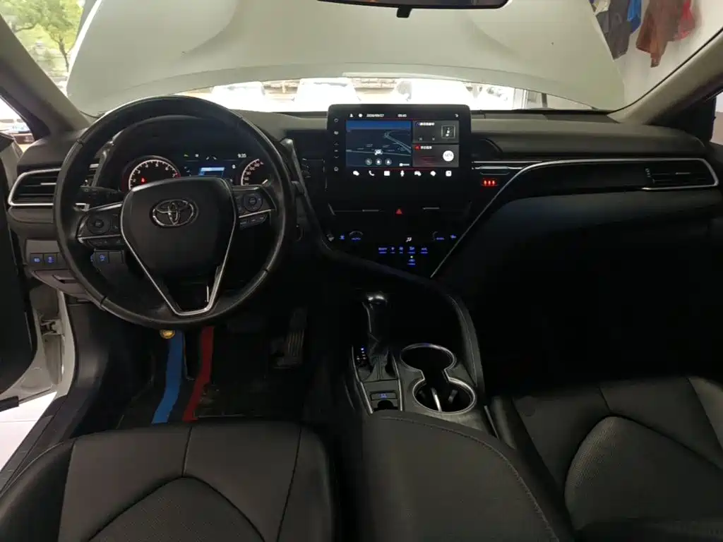 Toyota Camry — миниатюра 10