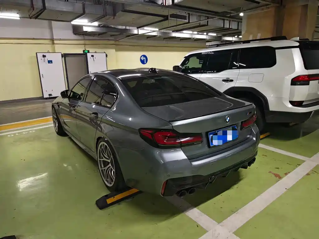BMW M5 — миниатюра 3