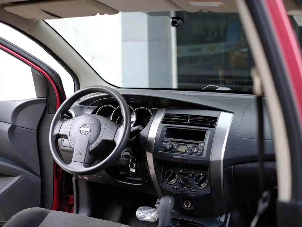 Nissan Livina — миниатюра 50