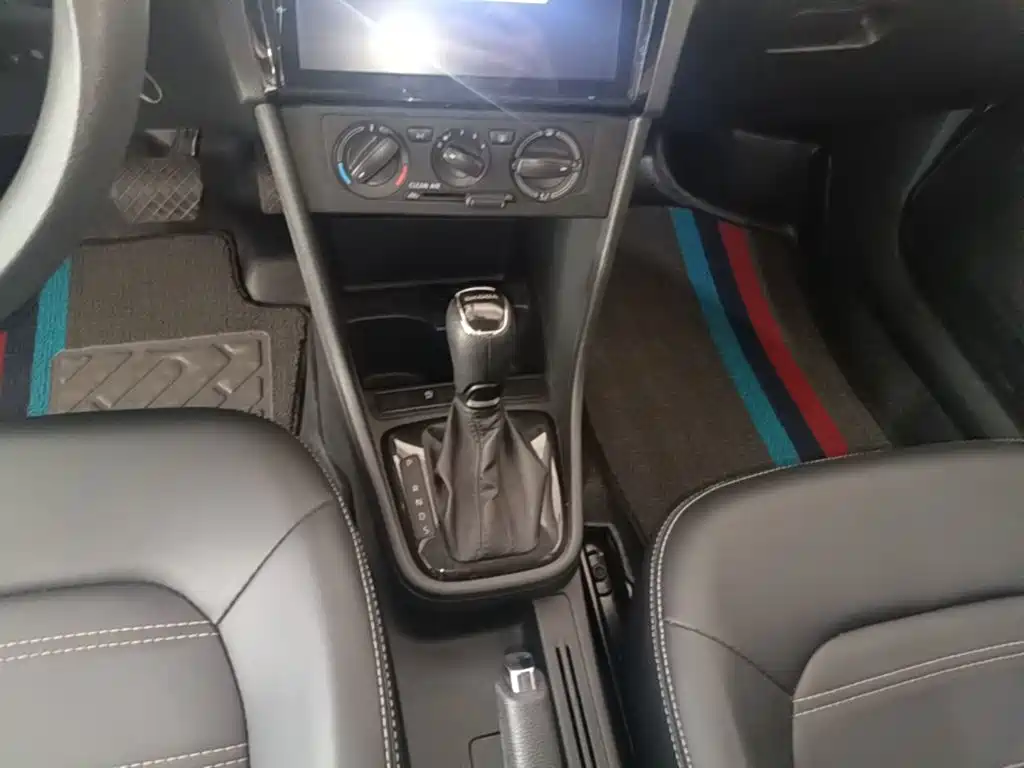 Skoda Rapid — миниатюра 14