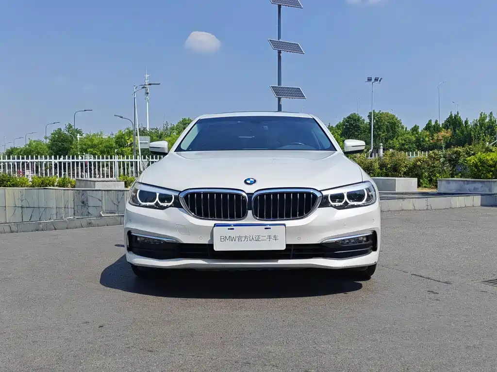 BMW 5 Series — миниатюра 2