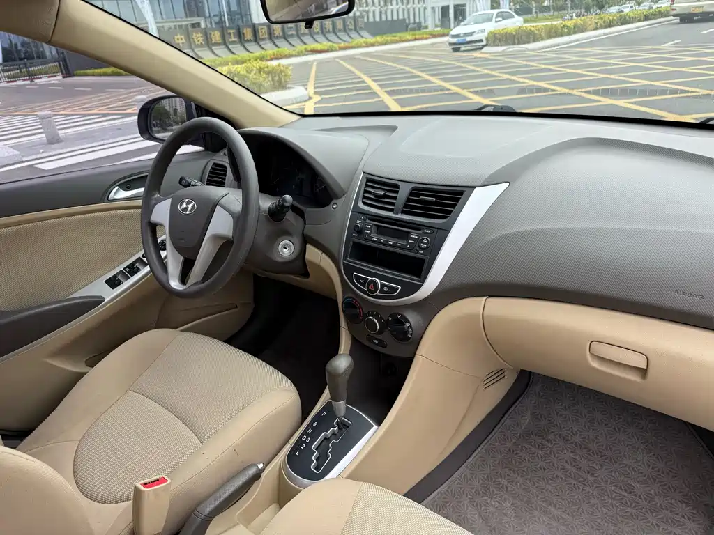 Hyundai Verna — миниатюра 12
