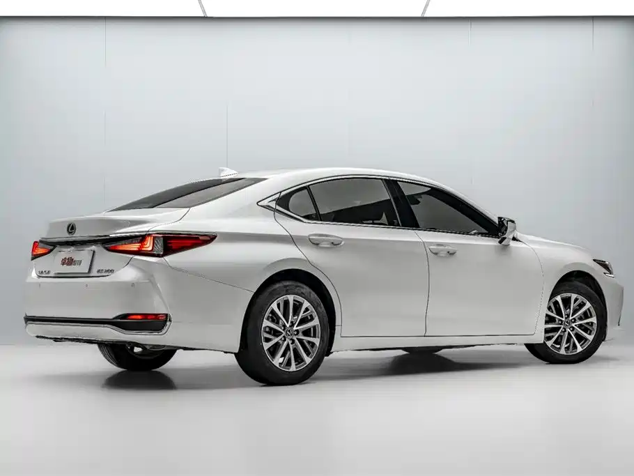 Lexus ES 2023 200