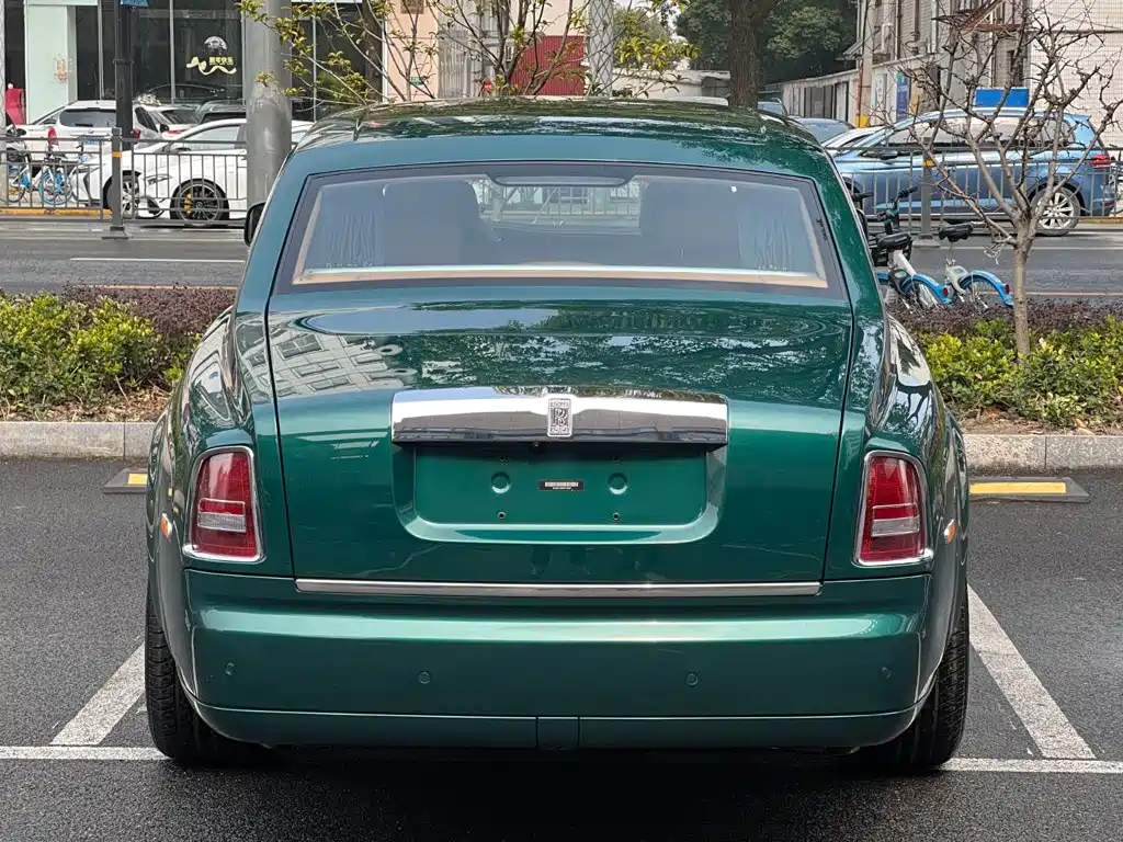 Rolls-Royce Phantom — миниатюра 5