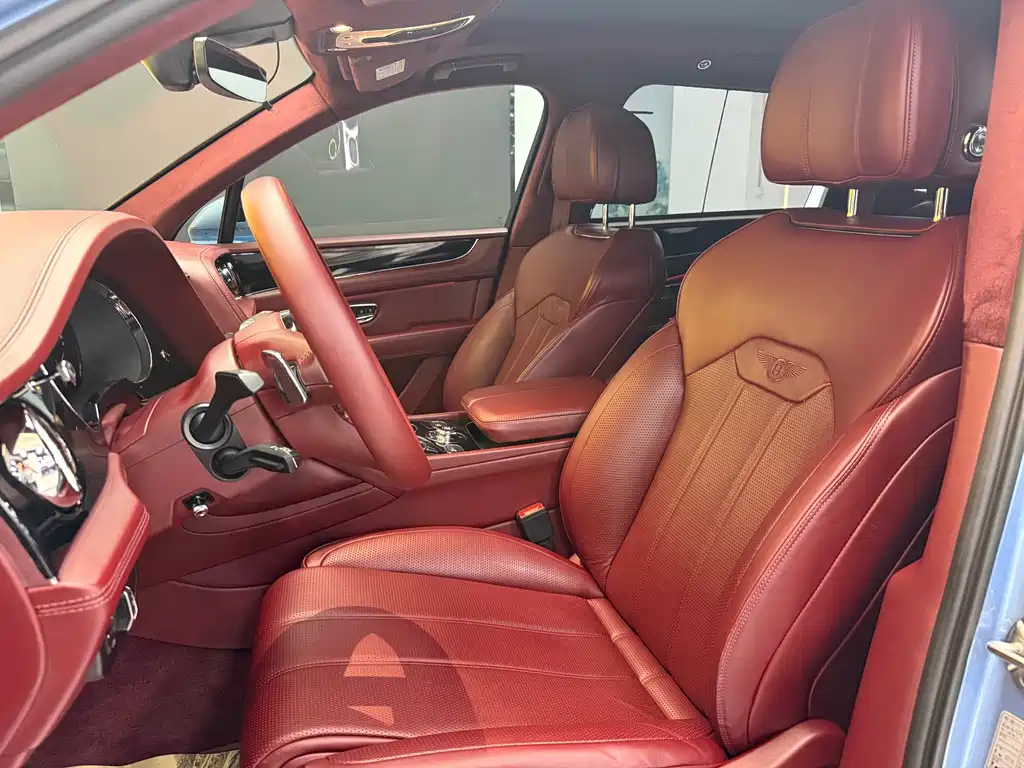 Bentley Bentayga — миниатюра 8