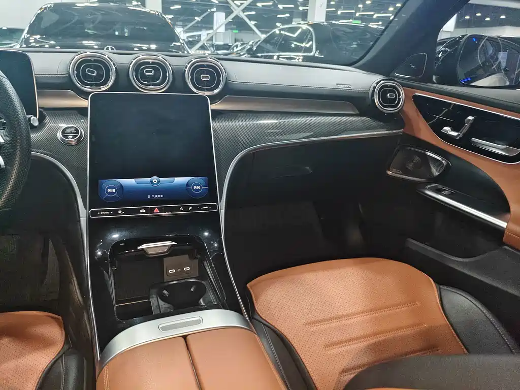 Mercedes-Benz C-Class — миниатюра 13