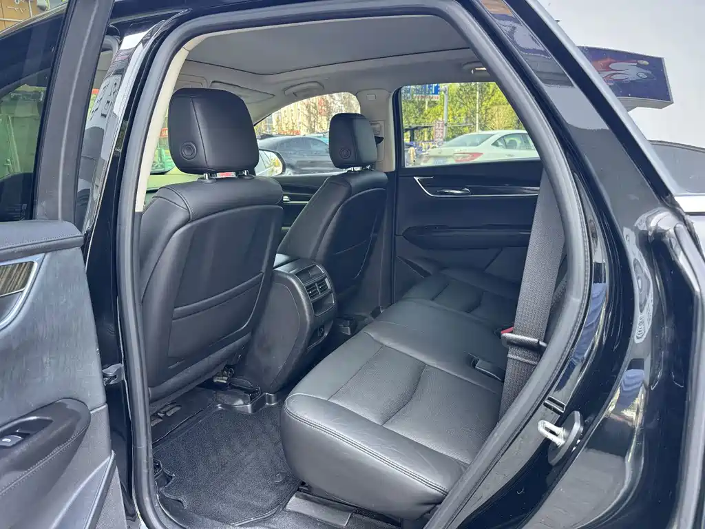 Cadillac XT5 — миниатюра 11