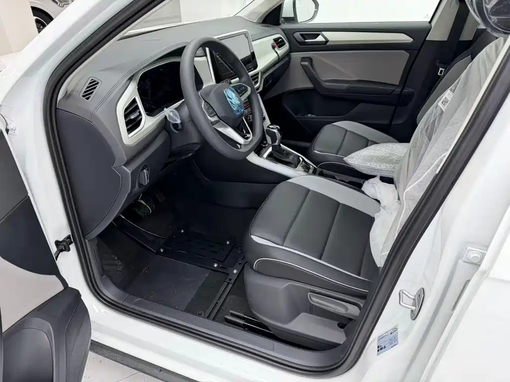 Volkswagen T-Roc — миниатюра 12