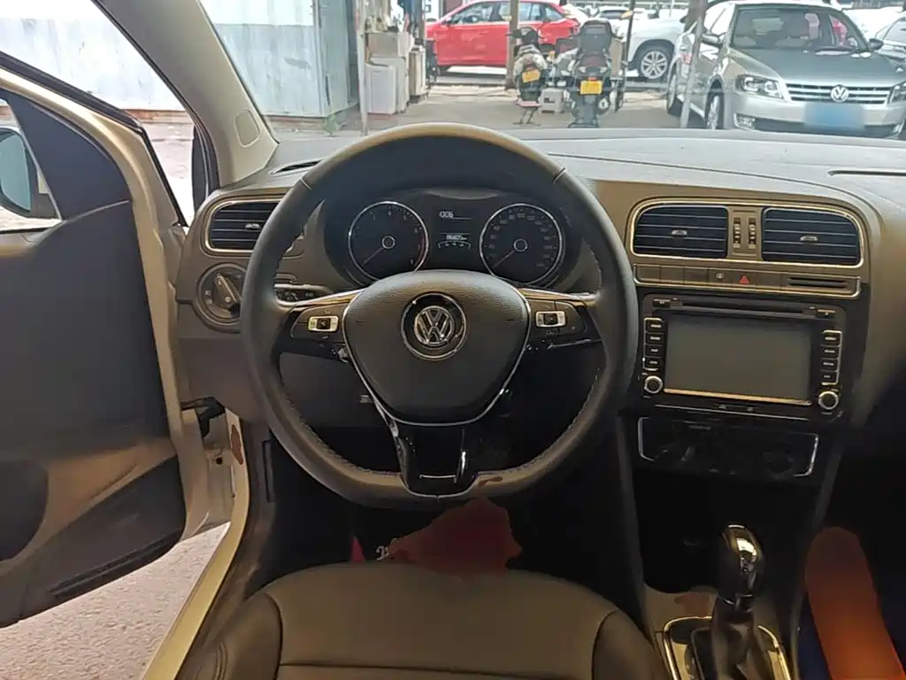 Volkswagen Polo — миниатюра 11
