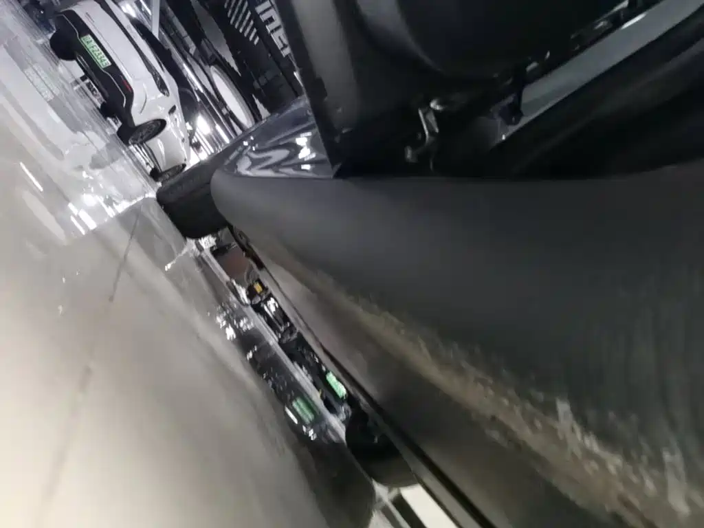 Tesla Model Y — миниатюра 22
