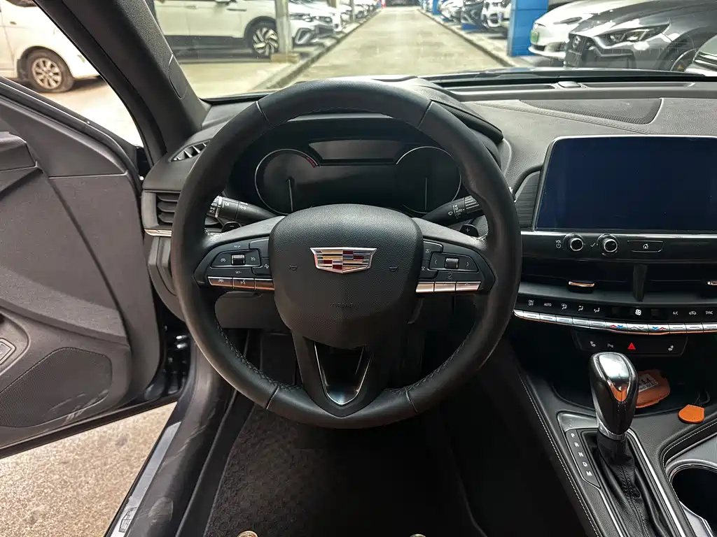 Cadillac CT4 — миниатюра 8