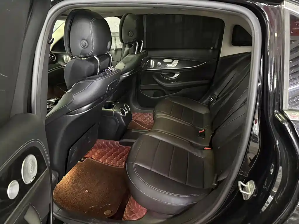 Mercedes-Benz E-Class — миниатюра 5