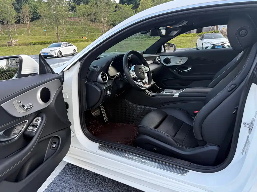 Mercedes-Benz C-Class (Import) — миниатюра 4