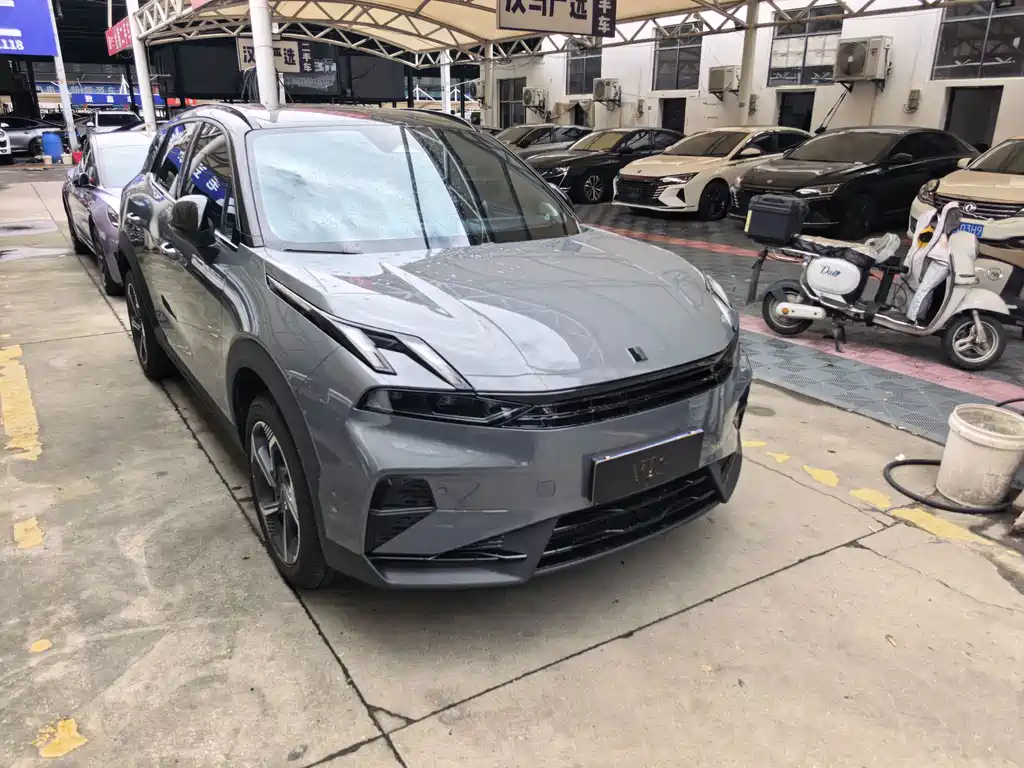 Lynk & Co 06 — миниатюра 3