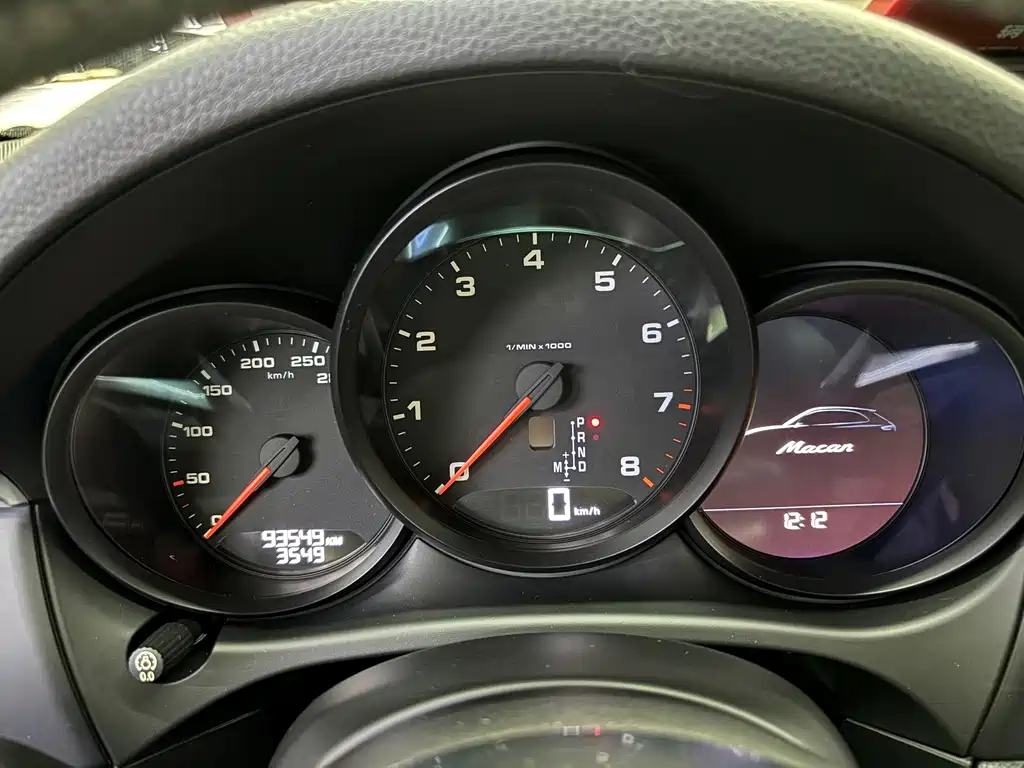 Porsche Macan — миниатюра 8