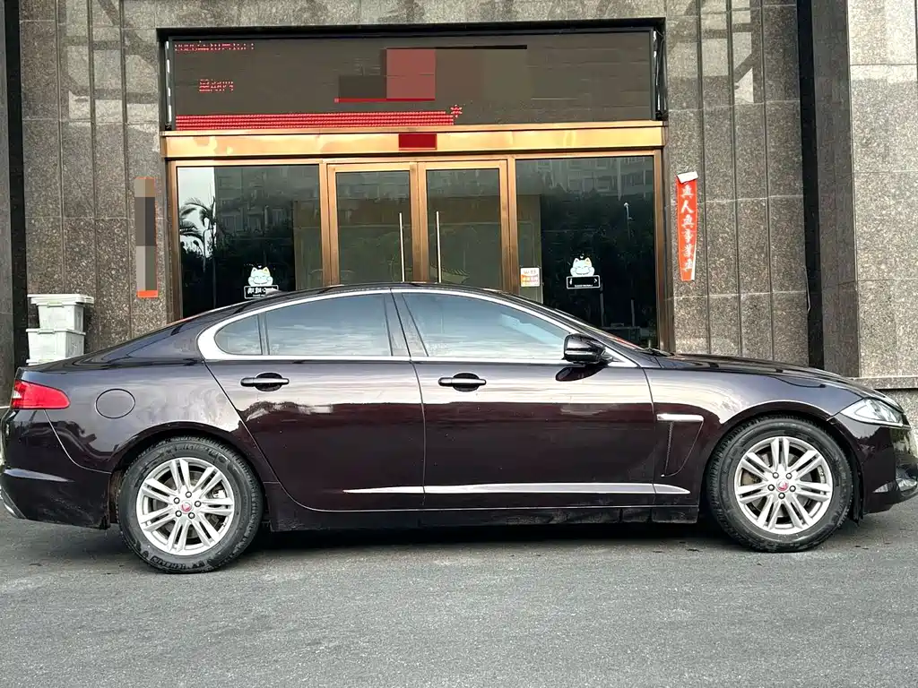 Jaguar XF — миниатюра 4