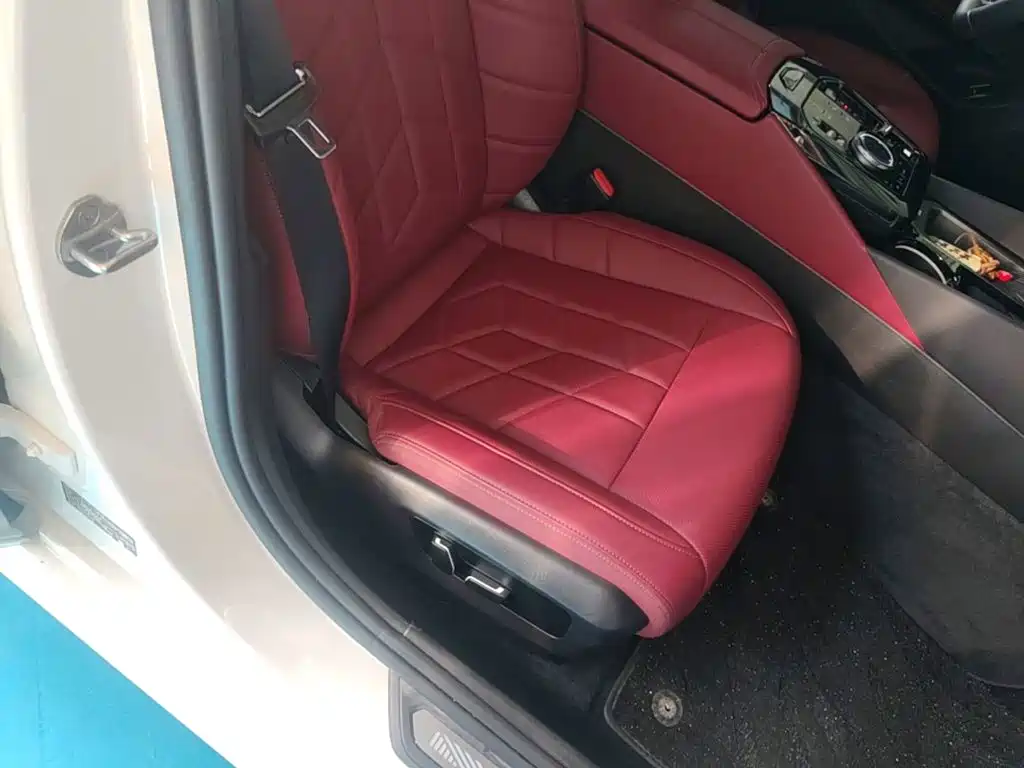 BMW 5 Series — миниатюра 25