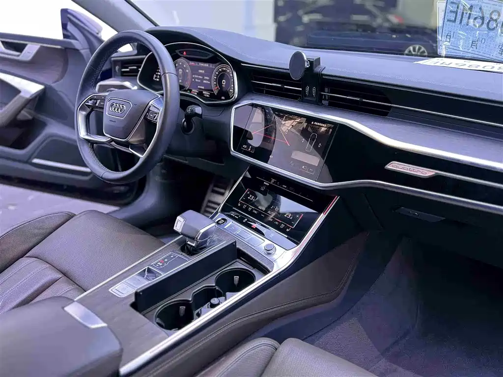 Audi A7L 2022 55 TFSI quattro S-line
