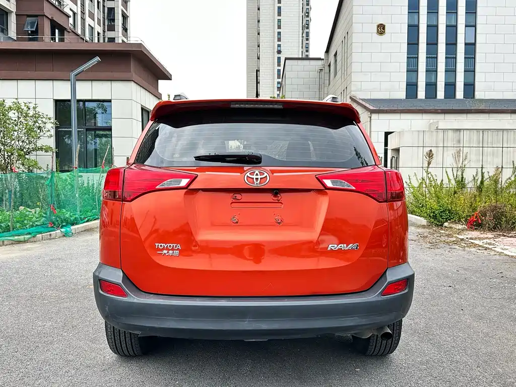 Toyota RAV4 — миниатюра 14