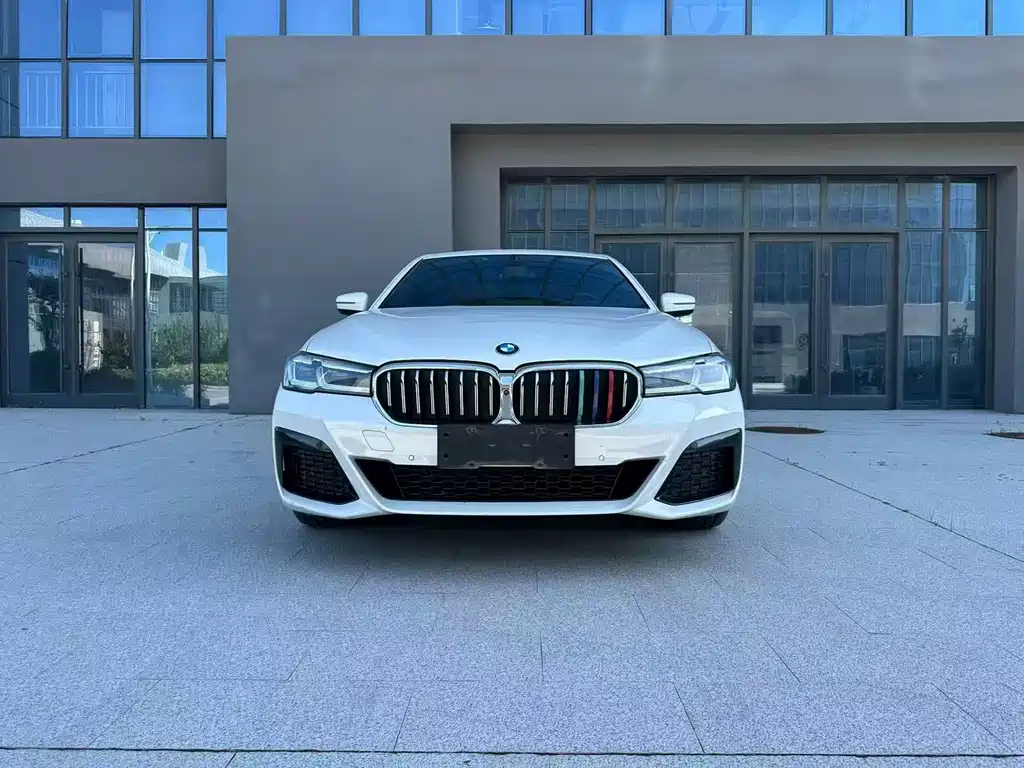 BMW 5 Series — миниатюра 2