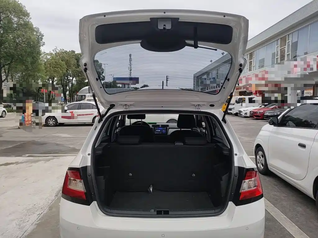 Skoda Fabia — миниатюра 19