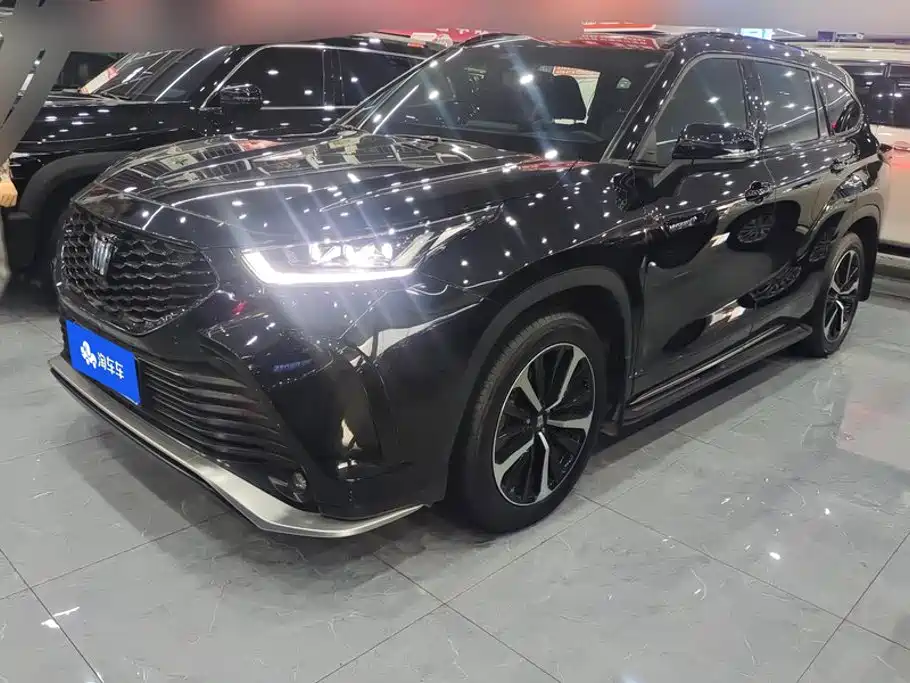 Toyota Crown Kluger