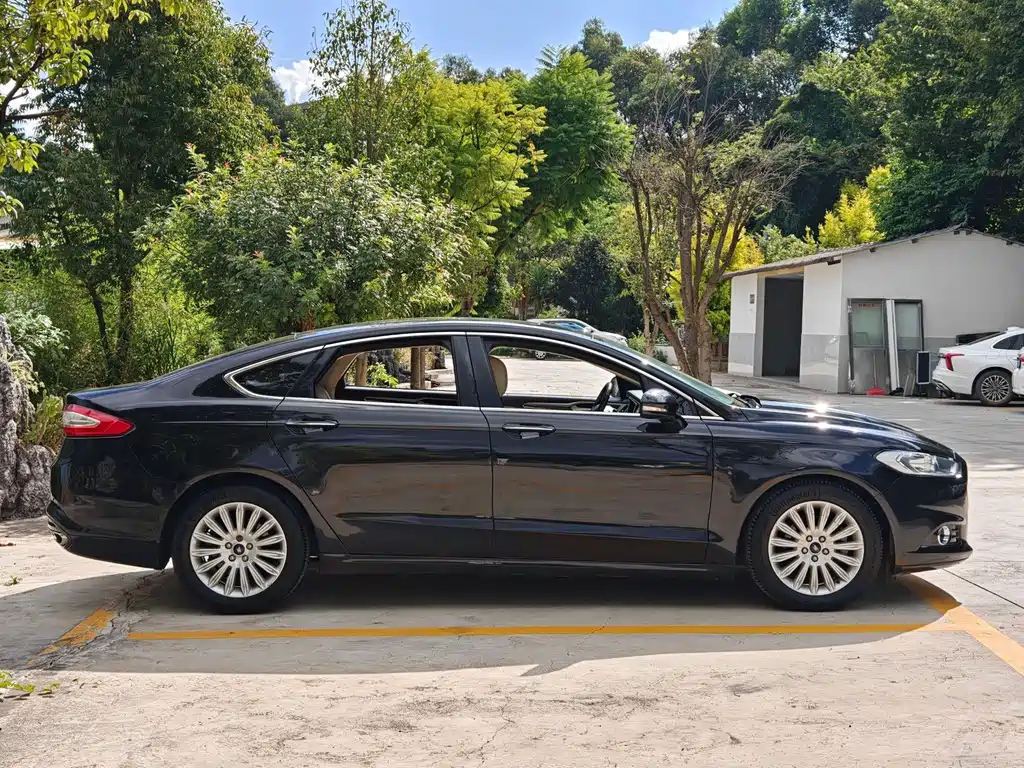Ford Mondeo — миниатюра 7