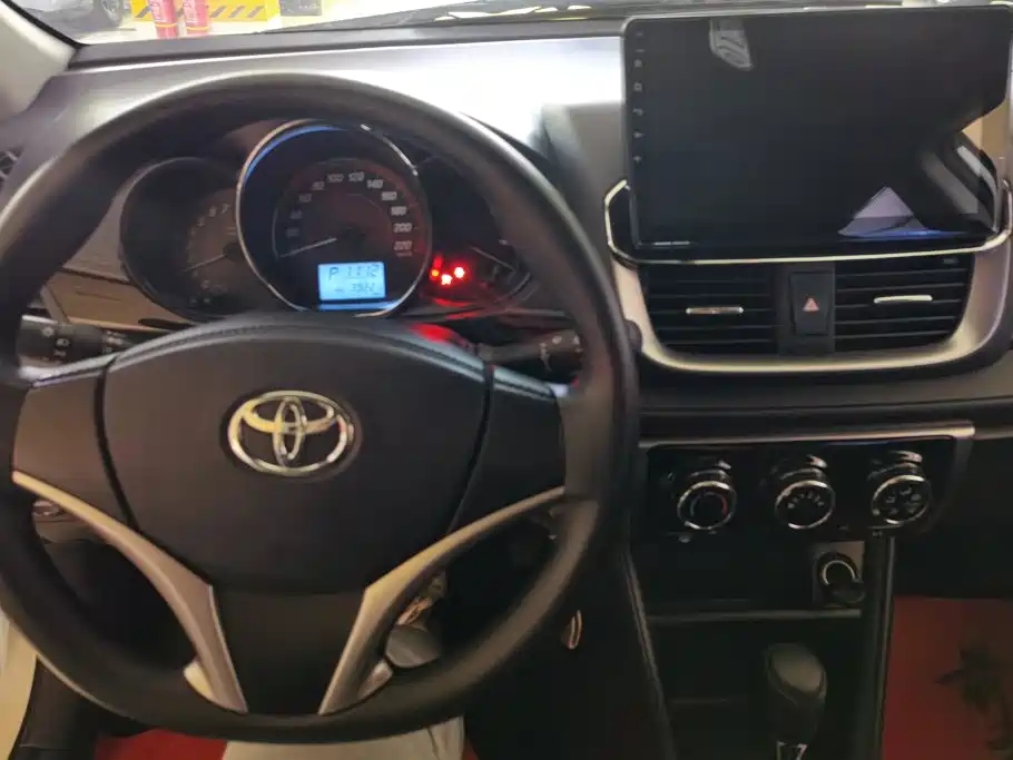 Toyota Yaris L — миниатюра 12