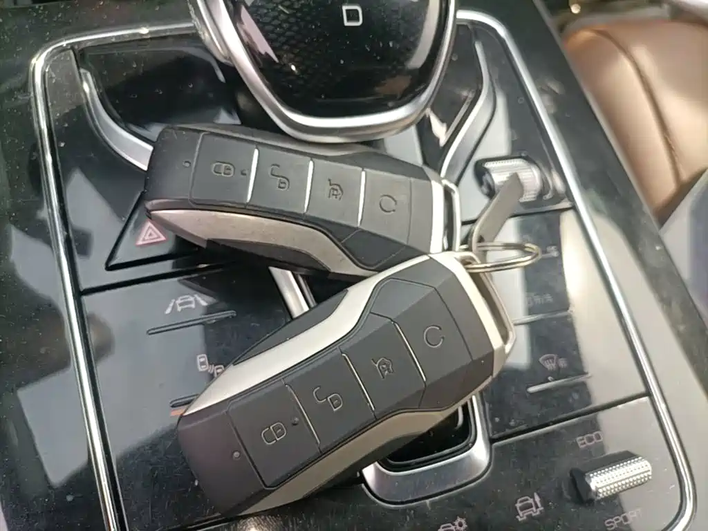 BYD Tang New Energy — миниатюра 9