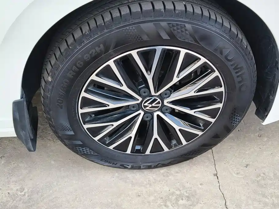 Volkswagen Sagitar — миниатюра 6