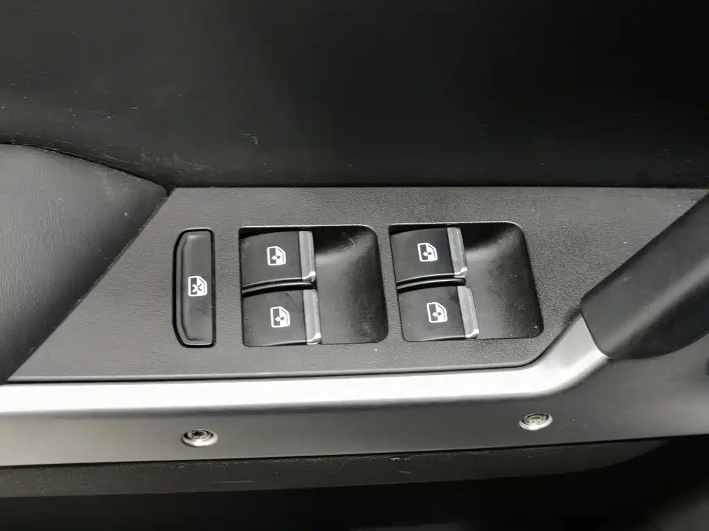 212 212 T01 — миниатюра 9