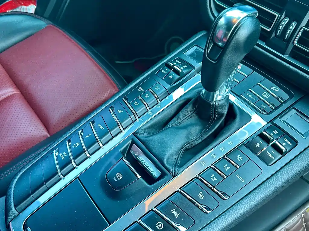 Porsche Macan — миниатюра 8