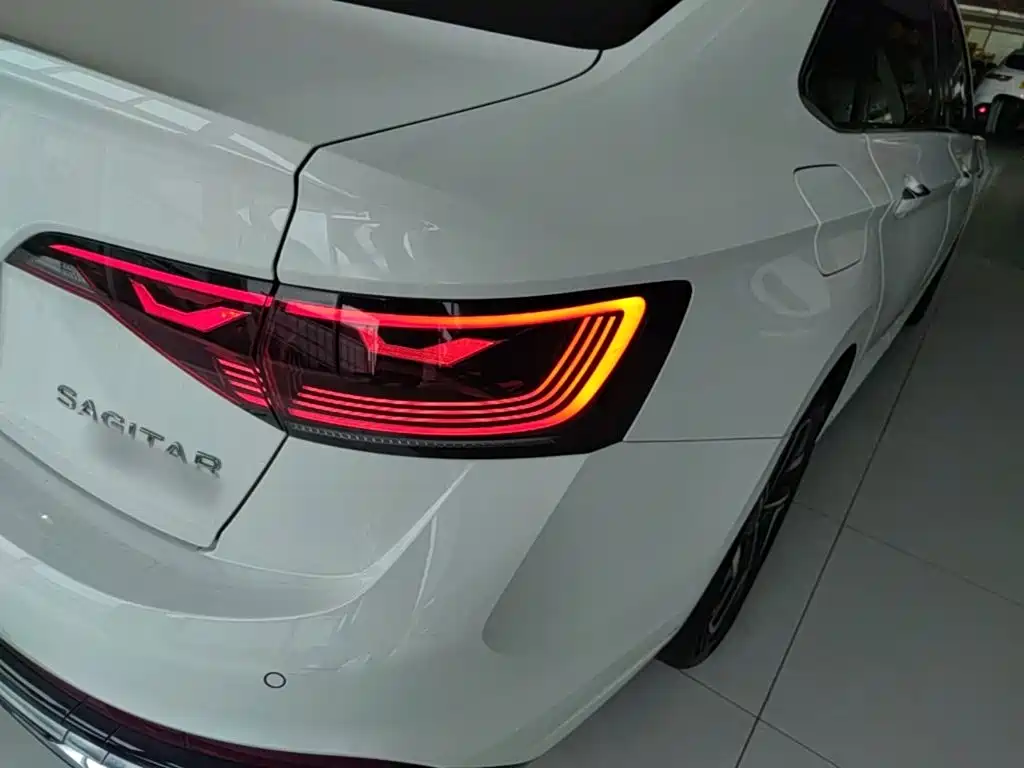 Volkswagen Sagitar — миниатюра 8