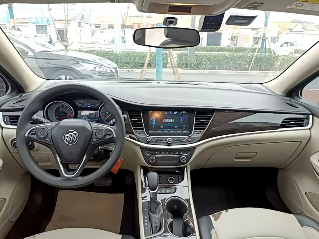 Buick Verano — миниатюра 10