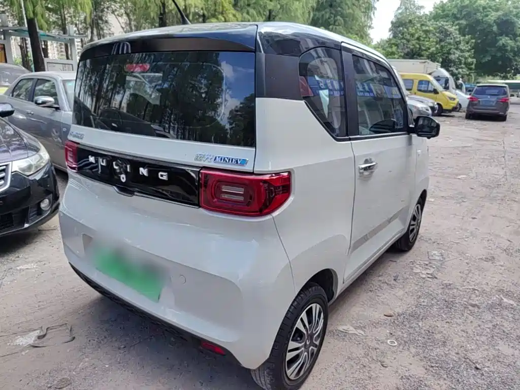 Wuling MINIEV — миниатюра 7
