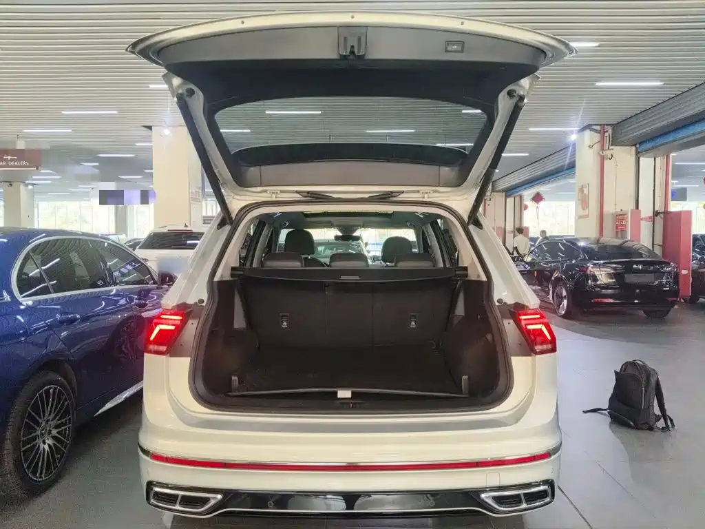 Volkswagen Tiguan L — миниатюра 15