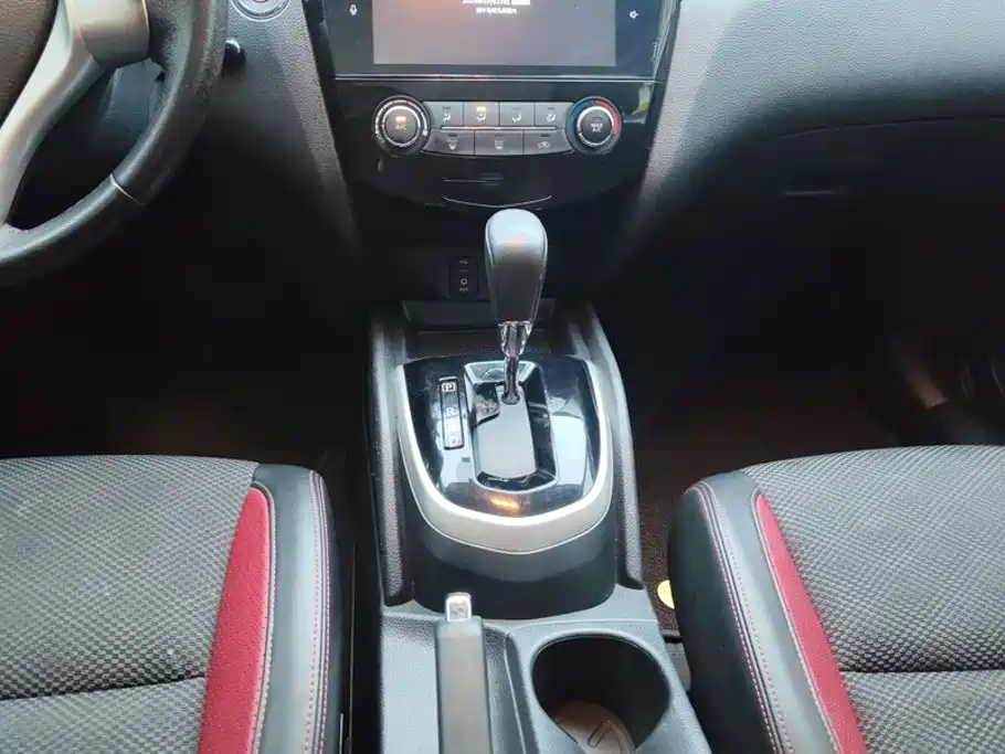 Nissan Qashqai — миниатюра 16