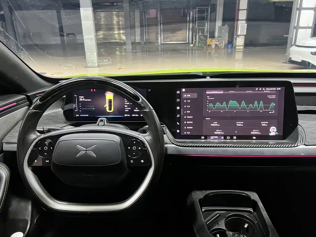 XPeng P7 — миниатюра 14
