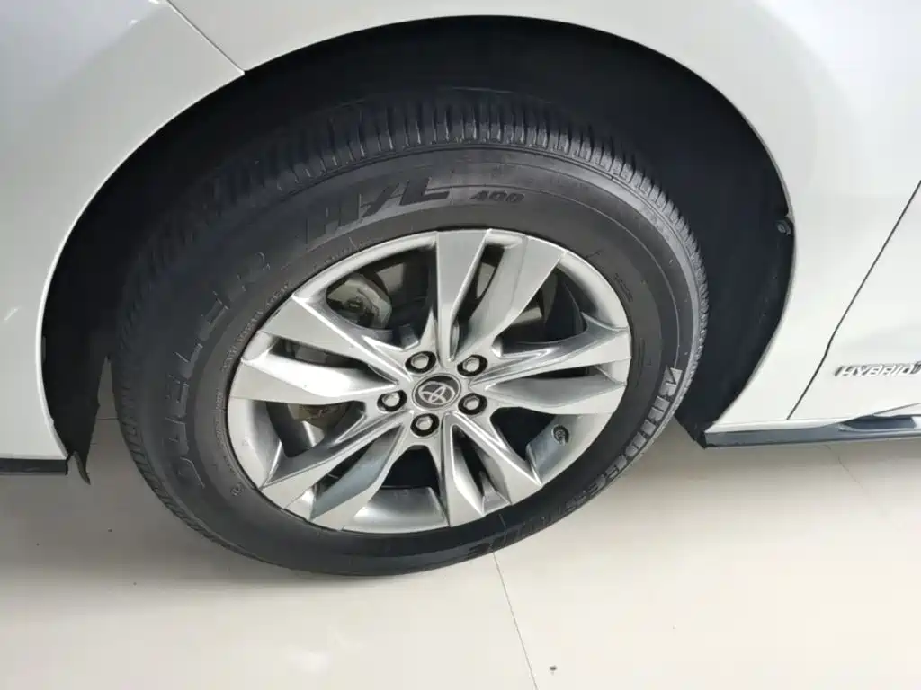 Toyota Sienna — миниатюра 23